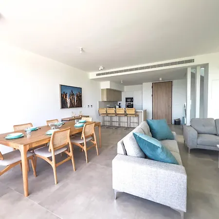 Azure Breeze - Roof Garden & Sea Views Vila