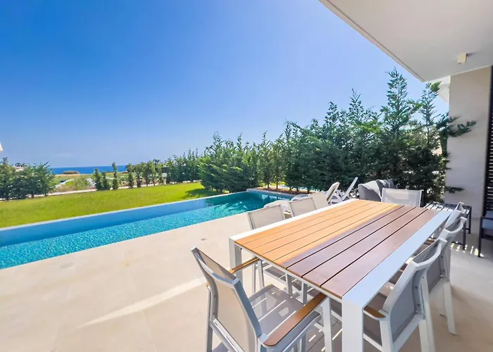 Azure Breeze - Roof Garden & Sea Views Vila Protaras