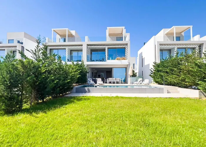 Azure Breeze - Roof Garden & Sea Views *