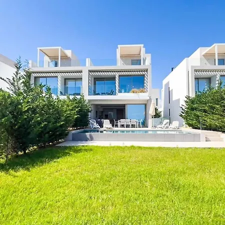 Villa Azure Breeze - Roof Garden & Sea Views