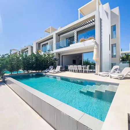 Azure Breeze - Roof Garden & Sea Views Villa Protaras