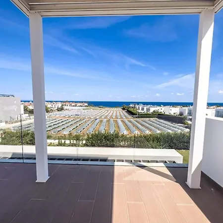 Villa Azure Breeze - Roof Garden & Sea Views *