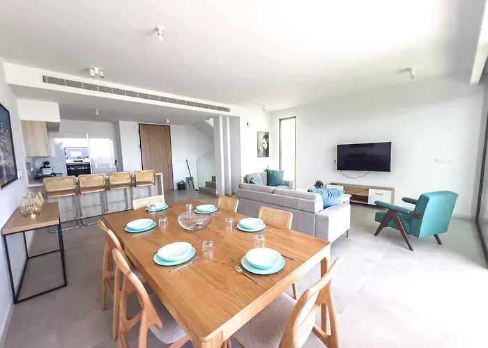 Azure Breeze - Roof Garden & Sea Views * プロタラス