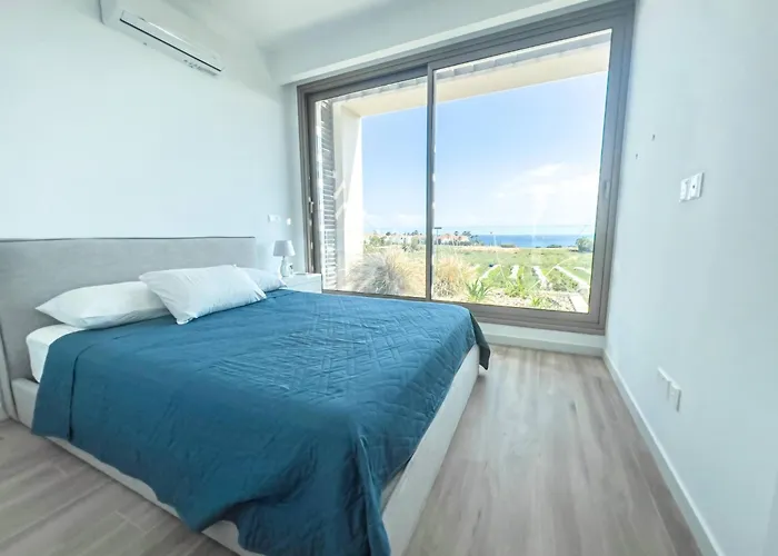 Azure Breeze - Roof Garden & Sea Views *