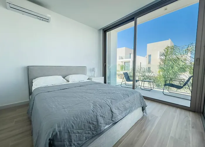 Azure Breeze - Roof Garden & Sea Views