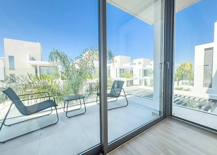 Azure Breeze - Roof Garden & Sea Views プロタラス