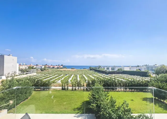 Azure Breeze - Roof Garden & Sea Views ヴィラ