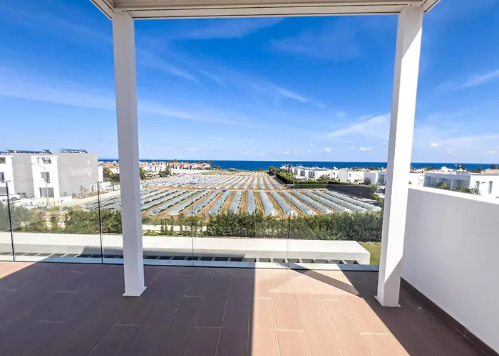 Azure Breeze - Roof Garden & Sea Views
